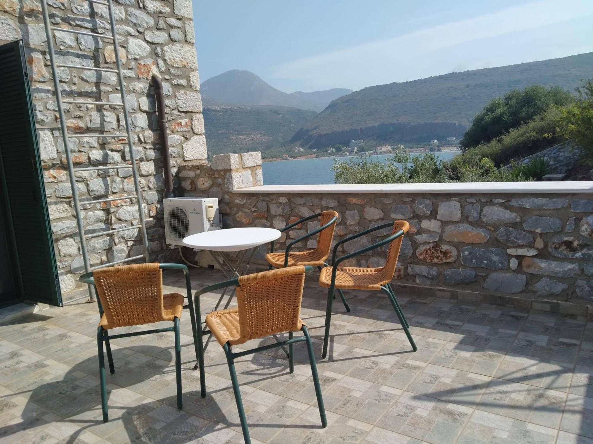 Vatoulia House Aparthotel Neo Oitilo Exterior photo